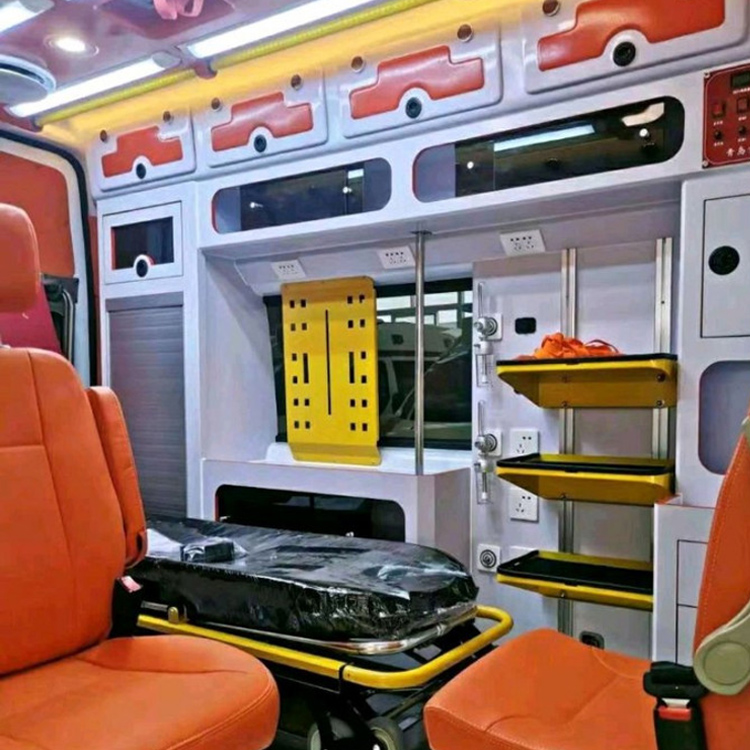 龙里长途救护车护送病人租赁价格